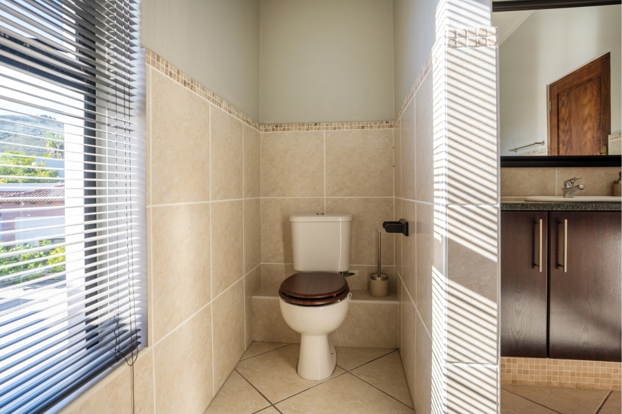13 Bedroom Property for Sale in Plattekloof 3 Western Cape